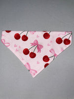 Load image into Gallery viewer, Valentine's Over-the-Collar Bandana
