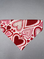 Load image into Gallery viewer, Valentine's Over-the-Collar Bandana
